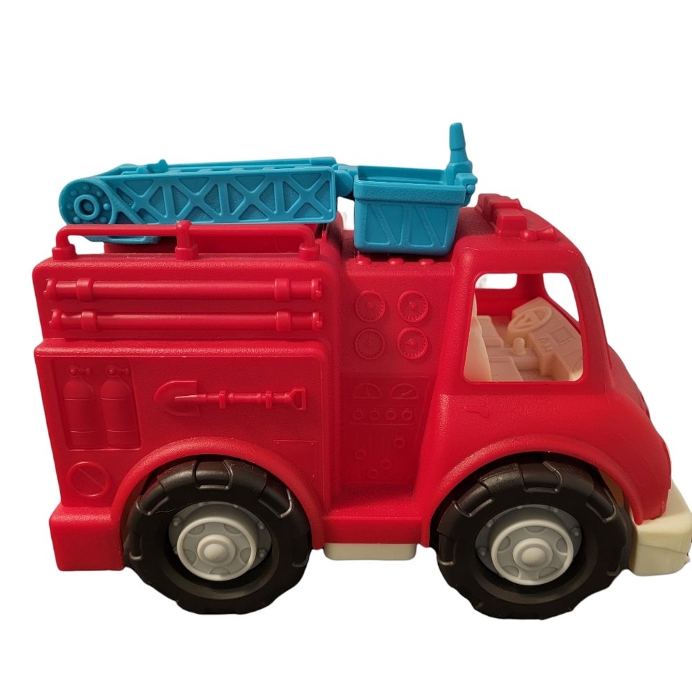 Battat‎ Unisex Kids Red With Blue Ladder Plastic Fire Engine Truck Toddler Play